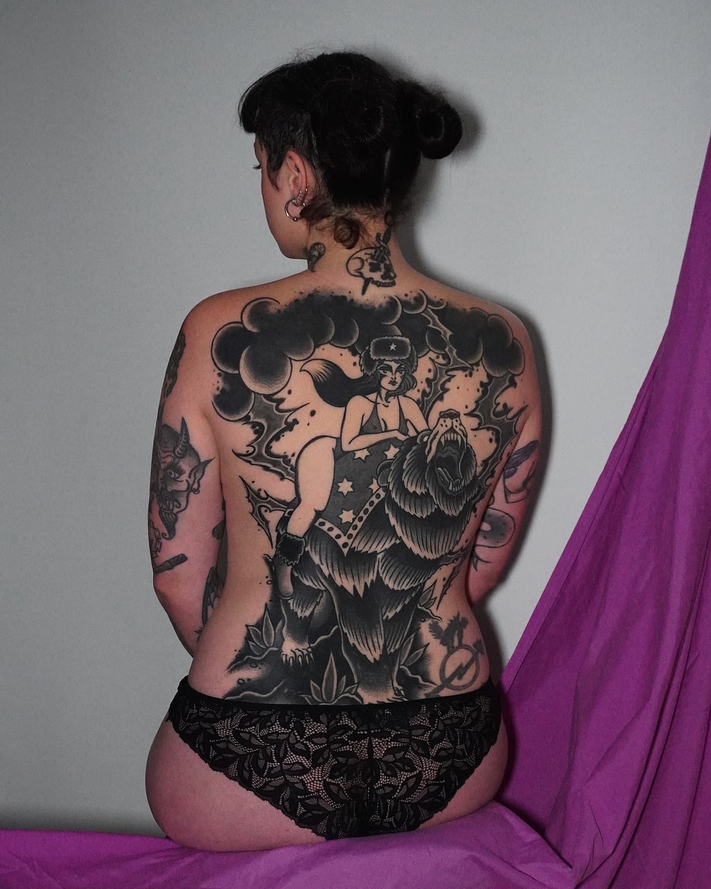 Lara Schild tatuaje 4